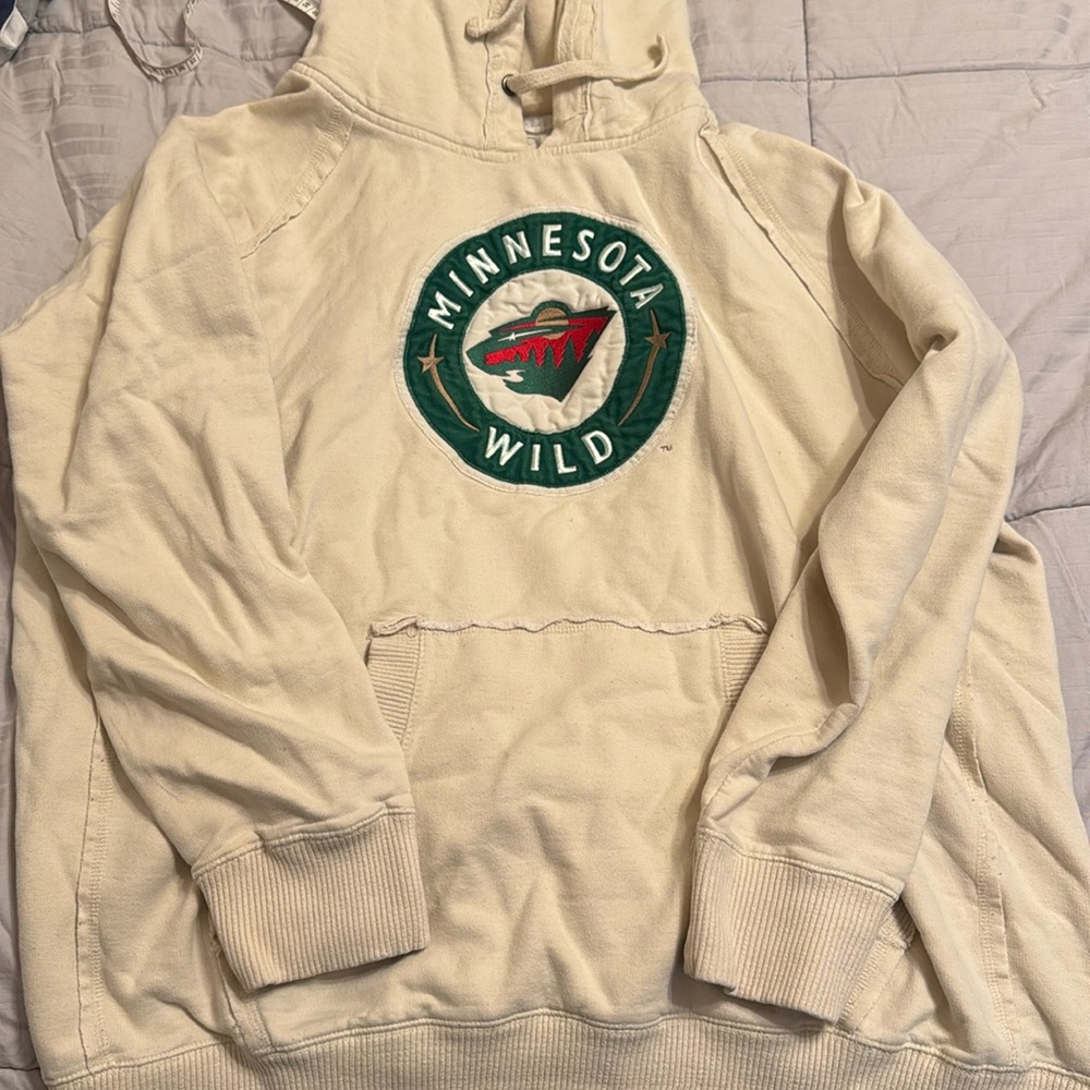 Cream Minnesota Wild sweatshirt